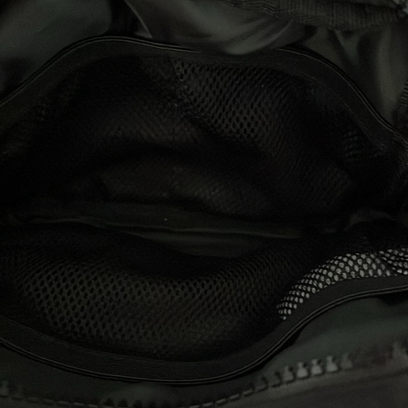 Gaiam Sidekick Waist Pack- like new worn once - Picture 3 of 4